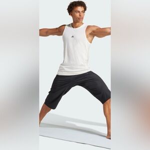YOGA TANK TOP
Men's Performance